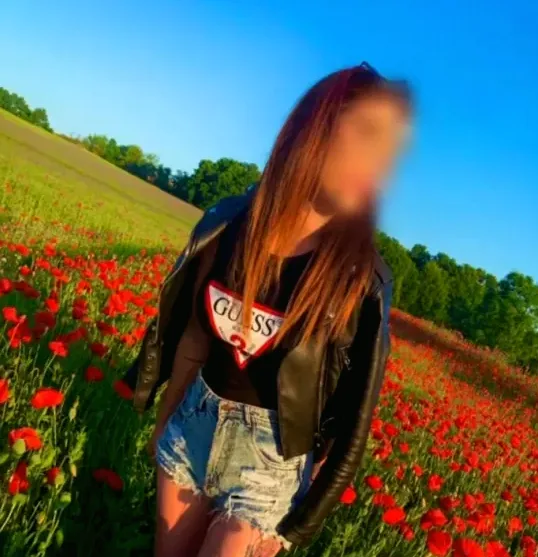 Carina, 27
