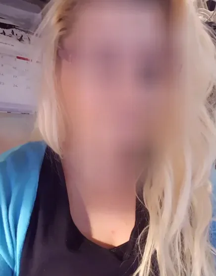 Larissa, 40