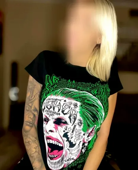 Lilly, 36
