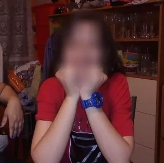 Manuela, 25
