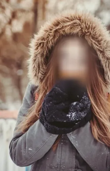 Neele, 28
