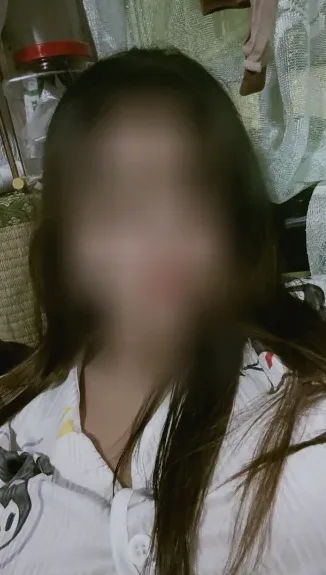 Nina, 24