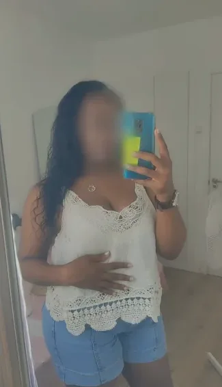 Paula, 34