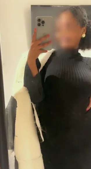 Pauline, 25